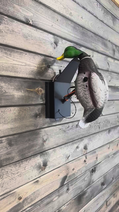 Spinner Decoy Charging Station - Lucky Duck